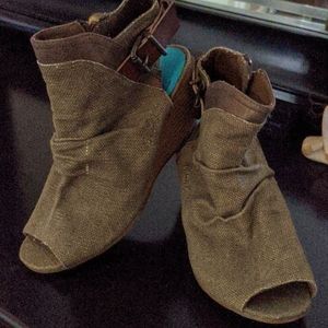 Open-toed ankle boots